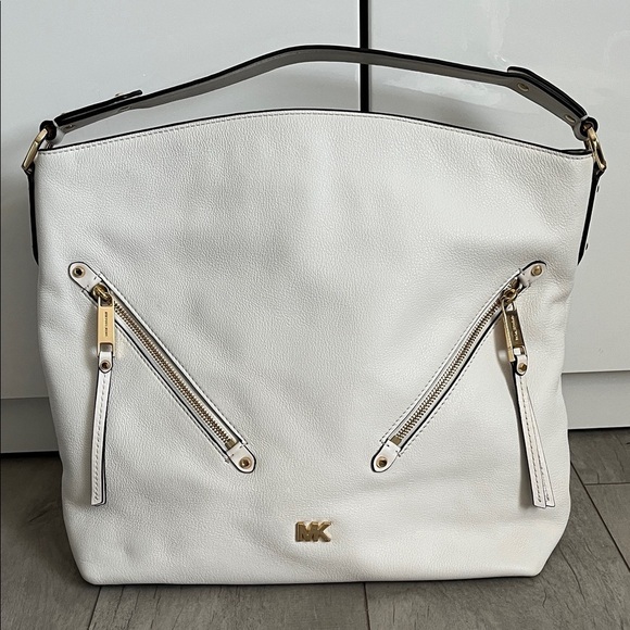MICHAEL MICHAEL KORS
Evie White Large Pebbled Leather Shoulder Hobo Bag Gold - Picture 3 of 16